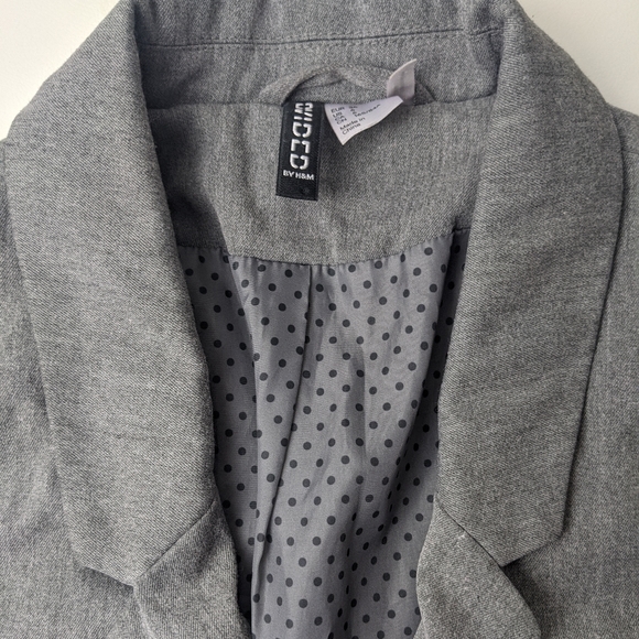 Blazer - Picture 3 of 4